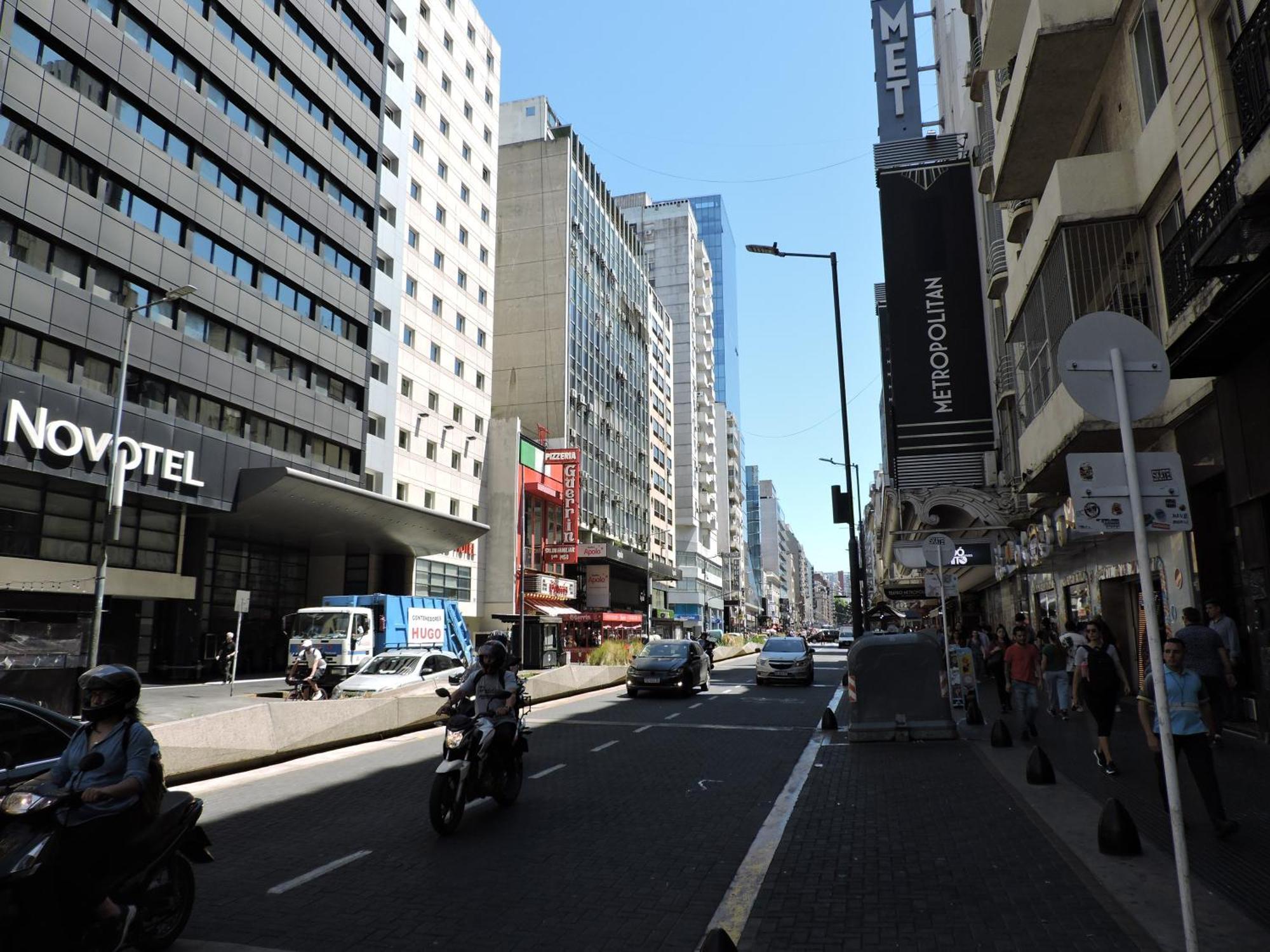4 Ventanales Sobre La Avenida Corrientes Διαμέρισμα Μπουένος Άιρες Εξωτερικό φωτογραφία