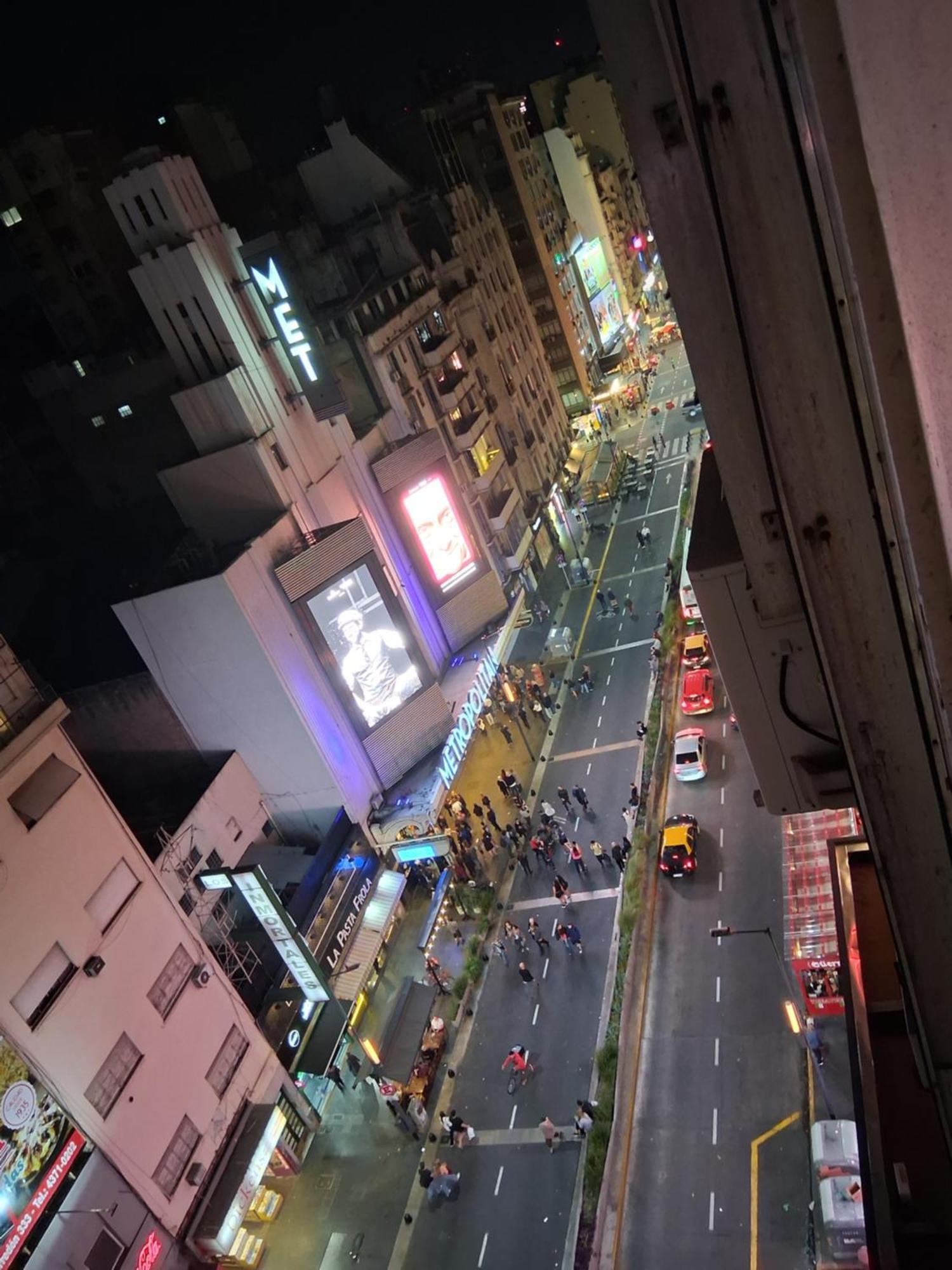 4 Ventanales Sobre La Avenida Corrientes Διαμέρισμα Μπουένος Άιρες Εξωτερικό φωτογραφία